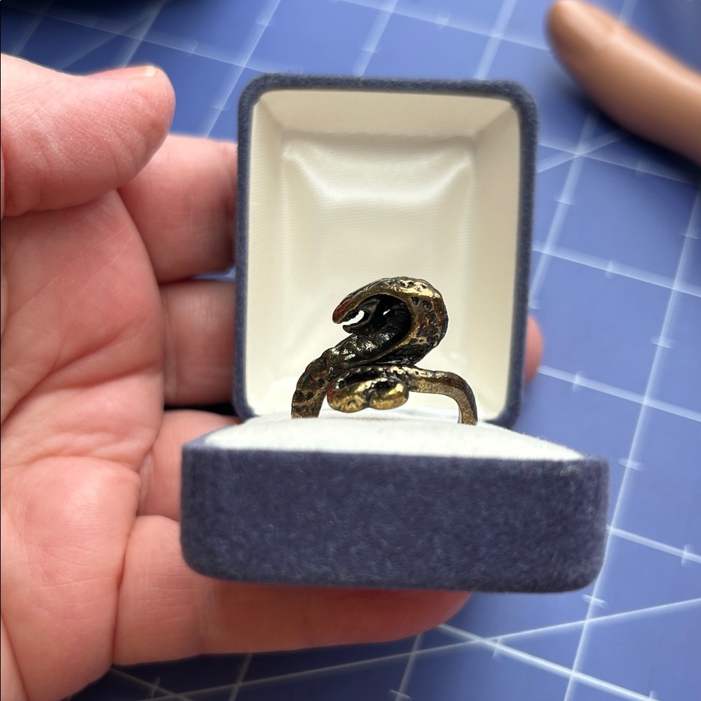 Snake king cobra ring sz 8-8.5 vintage copper not magnetic trending 2026 reptile